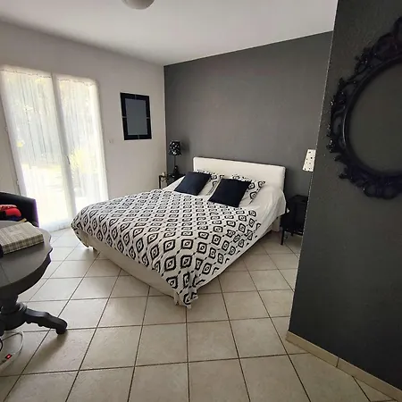 Spacieuse Avec Piscine Chauffee, Jardin Et Terrasse A Petit-piquey - Fr-1-736-9 Βίλα