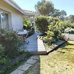 Spacieuse Avec Piscine Chauffee, Jardin Et Terrasse A Petit-piquey - Fr-1-736-9 Вилла *