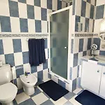 Spacieuse Avec Piscine Chauffee, Jardin Et Terrasse A Petit-piquey - Fr-1-736-9 Вилла *