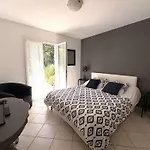Вилла Spacieuse Avec Piscine Chauffee, Jardin Et Terrasse A Petit-piquey - Fr-1-736-9 *