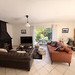 Spacieuse Avec Piscine Chauffee, Jardin Et Terrasse A Petit-piquey - Fr-1-736-9 * Леж-Кап-Ферре