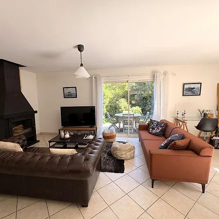 Spacieuse Avec Piscine Chauffee, Jardin Et Terrasse A Petit-piquey - Fr-1-736-9 * Lège-Cap-Ferret